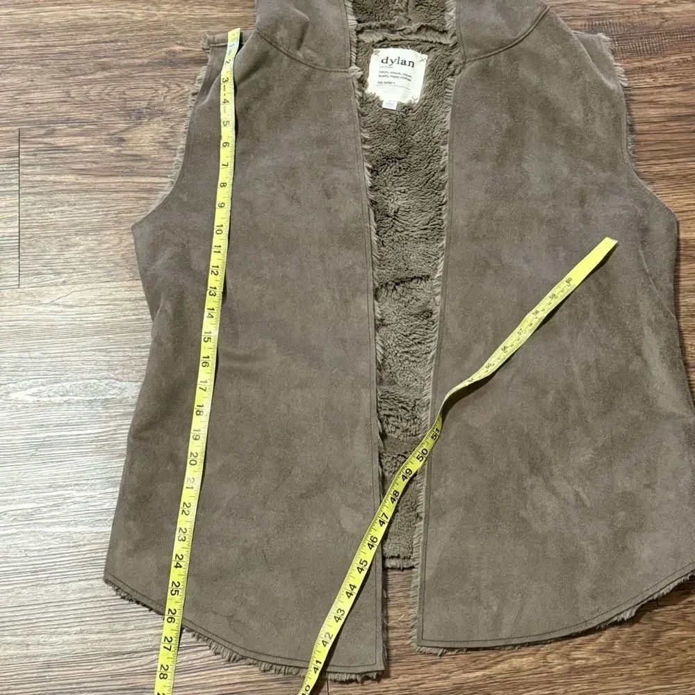 Dylan Faux Fur Sleeveless Reversible Women's Hooded Vest Taupe Brown XL - Picture 12 of 15